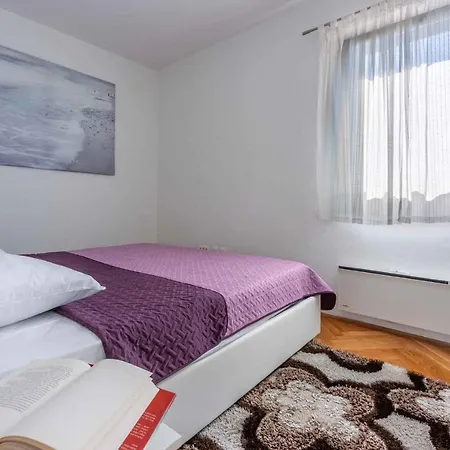 Apartment In 41684