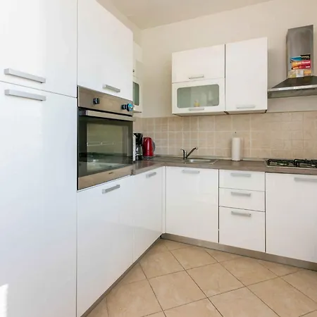 In 41684 Apartment *