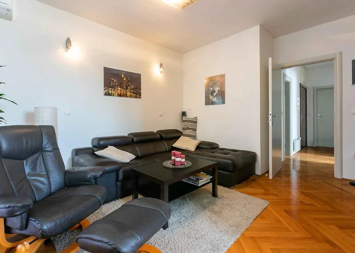 Apartament In 41684